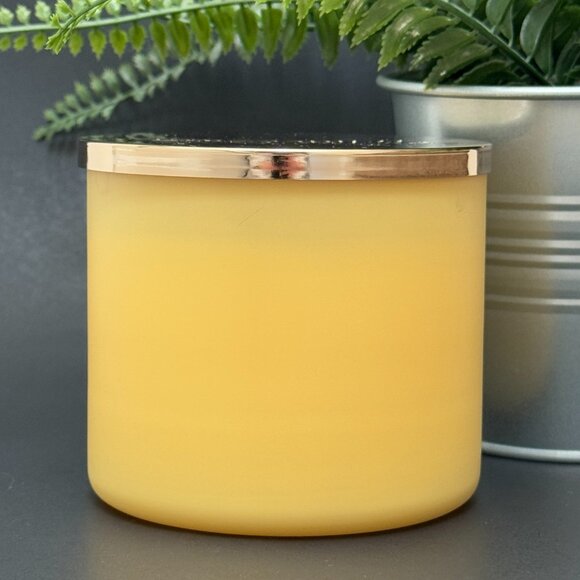 BBW Sugared Lemon Zest White Barn Bath & Body Works 3 Wick Candle - Picture 2 of 10